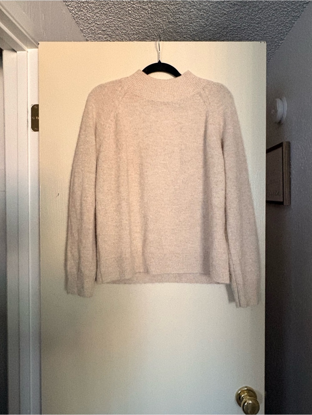 Banana Republic Women's Cozy Crewneck Sweater - Cream Wool/Alpaca/ Acrylic blend